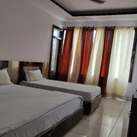 Oyo Hotel Laksh Kurukshetra Esterno foto