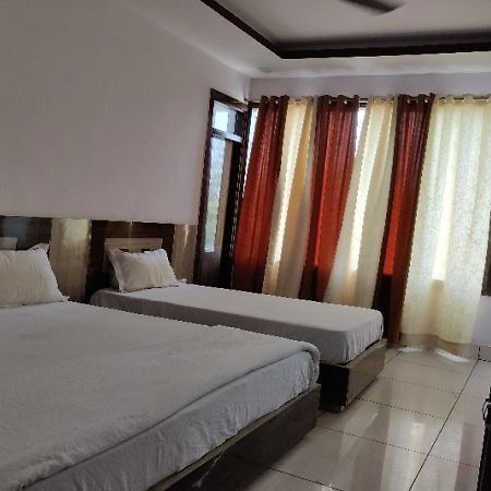 Oyo Hotel Laksh Kurukshetra Esterno foto