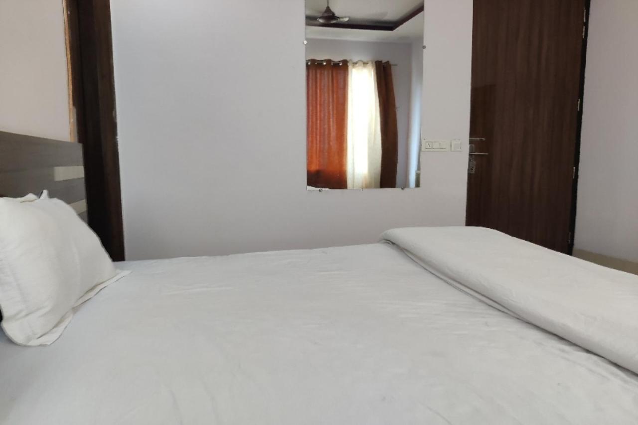 Oyo Hotel Laksh Kurukshetra Esterno foto