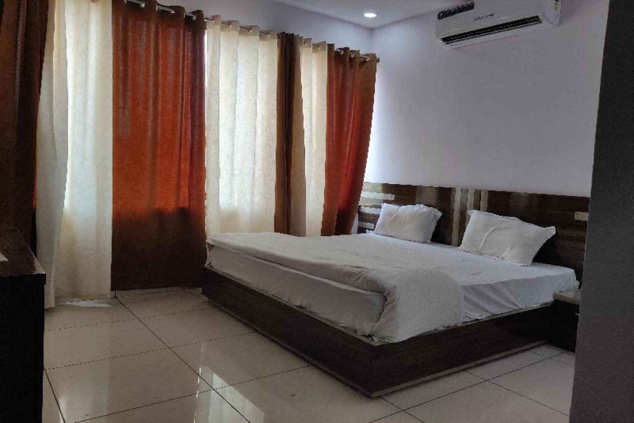 Oyo Hotel Laksh Kurukshetra Esterno foto