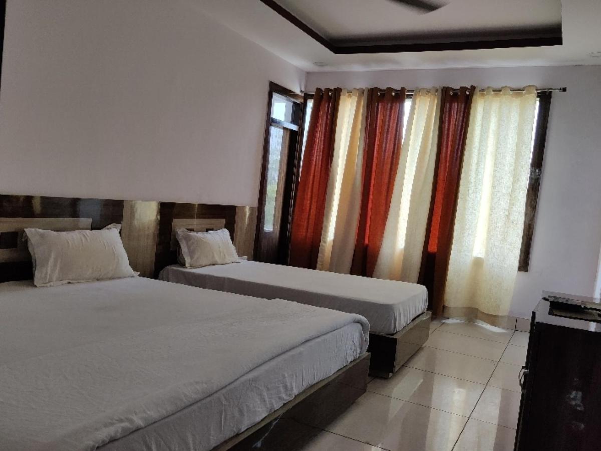 Oyo Hotel Laksh Kurukshetra Esterno foto